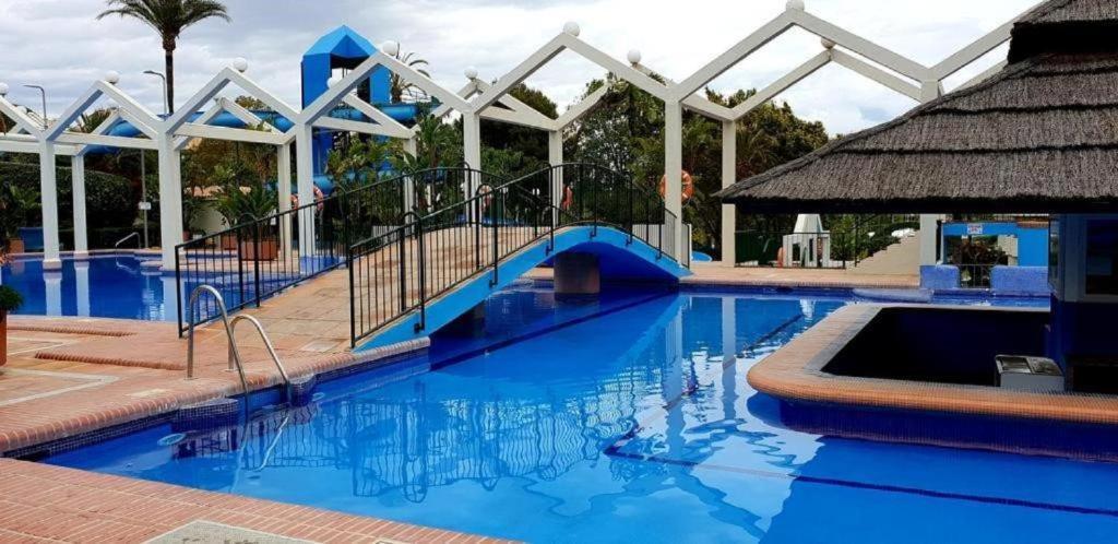 בנאלמדנה Parking Privado Benalbeach מראה חיצוני תמונה