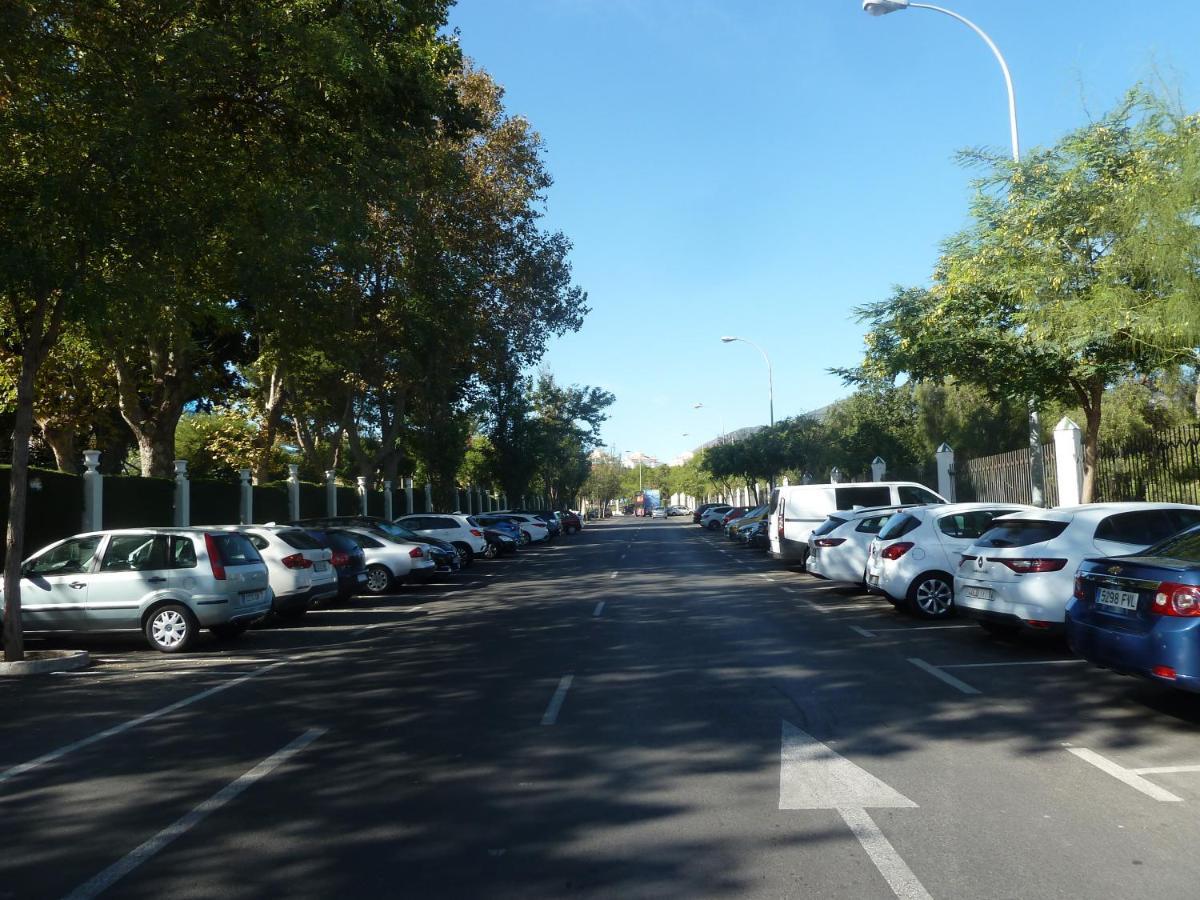 בנאלמדנה Parking Privado Benalbeach מראה חיצוני תמונה